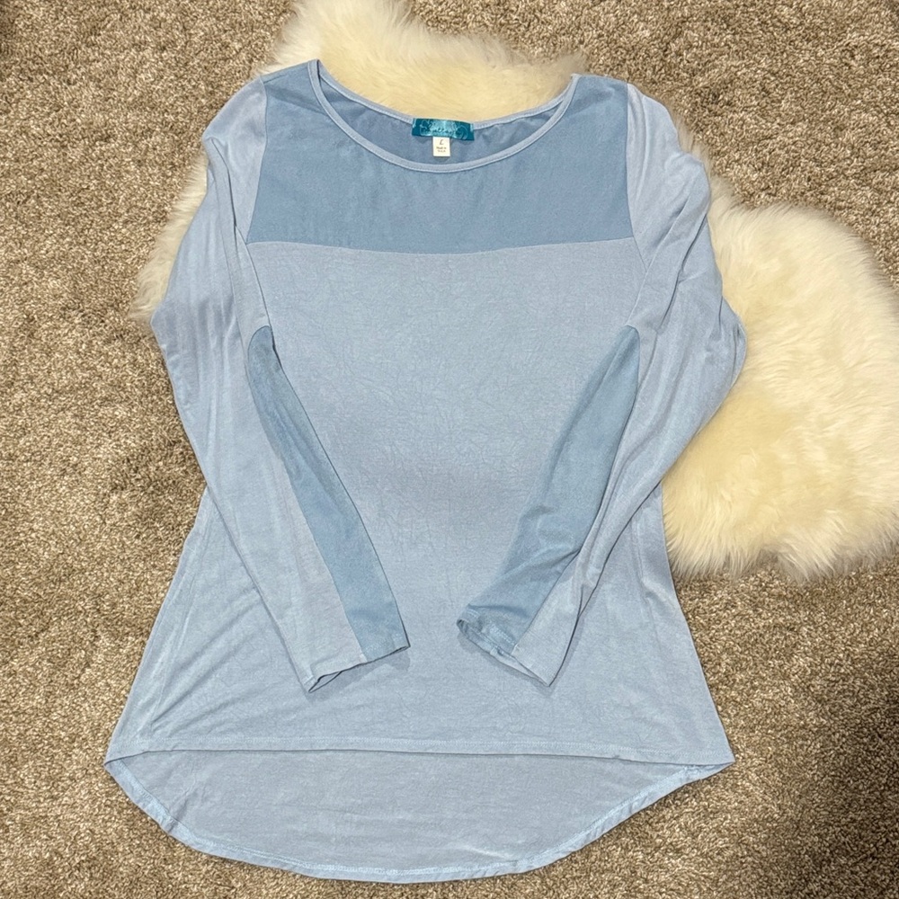 Buttons Francesca’s Women’s Light Blue Long Sleeve Suede Long Sleeve Top Size L
